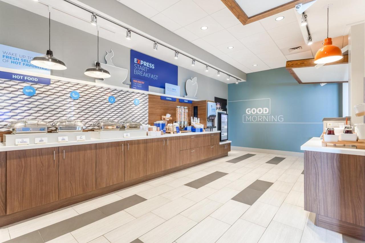 Holiday Inn Express & Suites - Ottawa By Ihg Εξωτερικό φωτογραφία