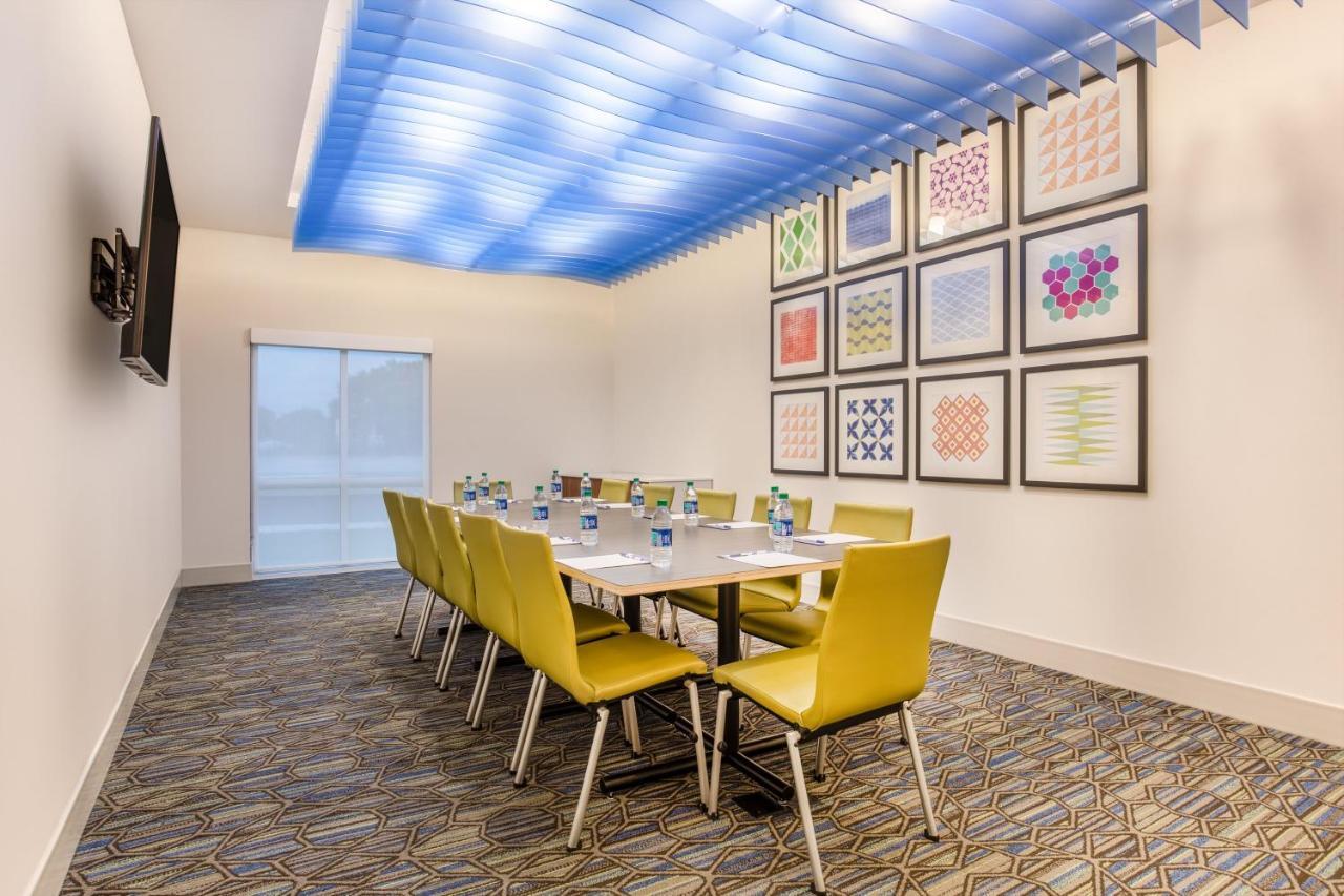 Holiday Inn Express & Suites - Ottawa By Ihg Εξωτερικό φωτογραφία
