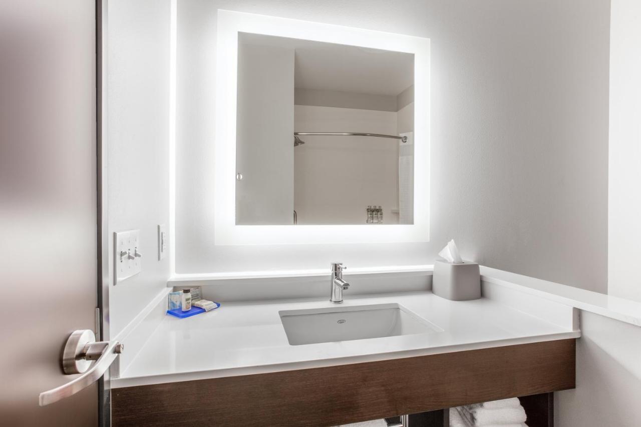 Holiday Inn Express & Suites - Ottawa By Ihg Εξωτερικό φωτογραφία