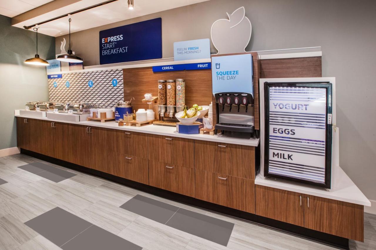 Holiday Inn Express & Suites - Ottawa By Ihg Εξωτερικό φωτογραφία